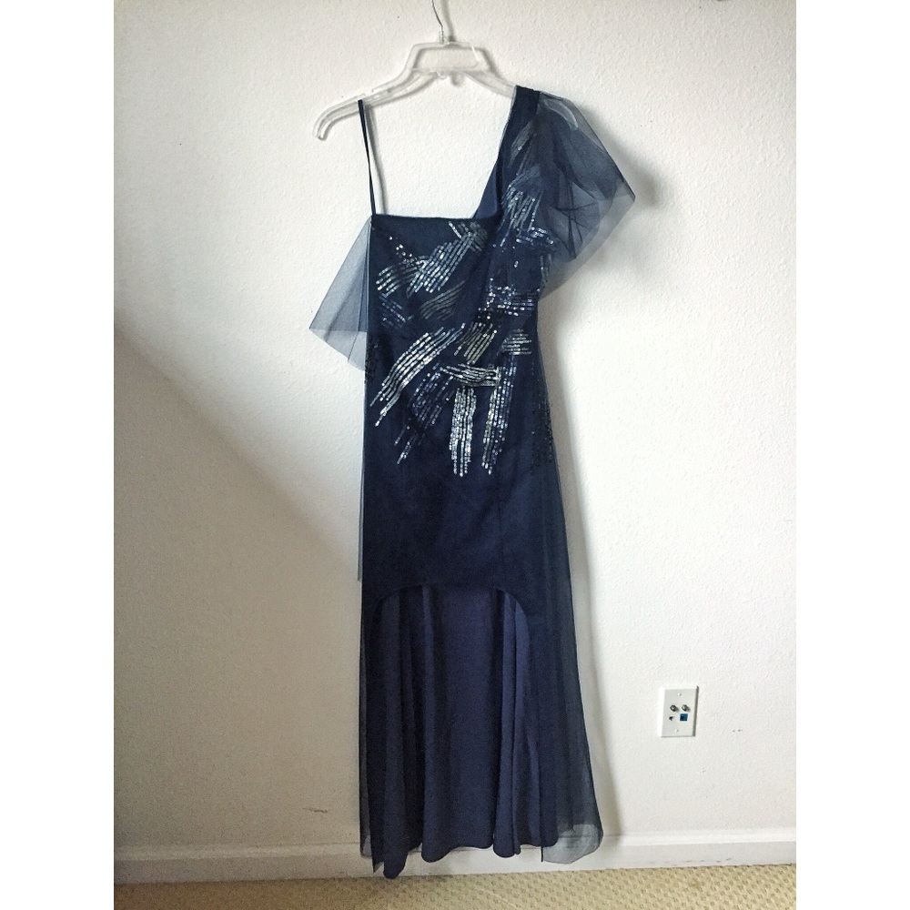 BCBG MAXAZRIA evening gown prom Formal occasion